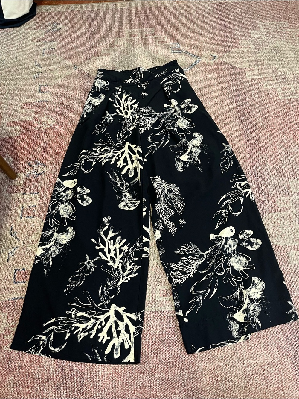 A new day high rise wide leg rayon coral ocean print flowy pants sz sm like new